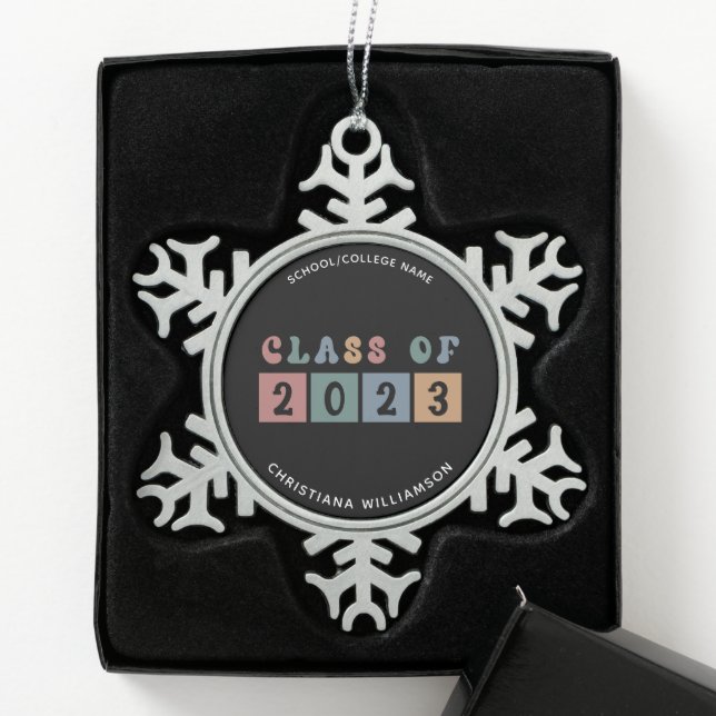 Ornement Flocon De Neige Classe Retro Personnalisée de 2023 Graduation Cute (Boîte)