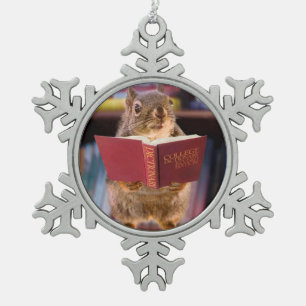 Ornement Flocon De Neige Écureuil futé lisant un dictionnaire