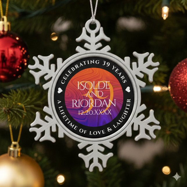 Ornement Flocon De Neige Élégante célébration du 39e anniversaire du Mariag (39th Agate Wedding Anniversary Snowflake Pewter Ornament Cover Photo)