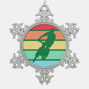 Ornement Flocon De Neige VTT dans l'ornement rayé rétro de neige