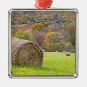 Ornement Métallique Balles de foin et feuillage d'automne à la ferme,