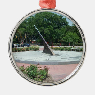 Ornement Métallique Cadran solaire au planétarium de Morehead, Chapel