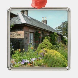 Ornement Métallique English Cottage II avec jardin fleuri Photographie
