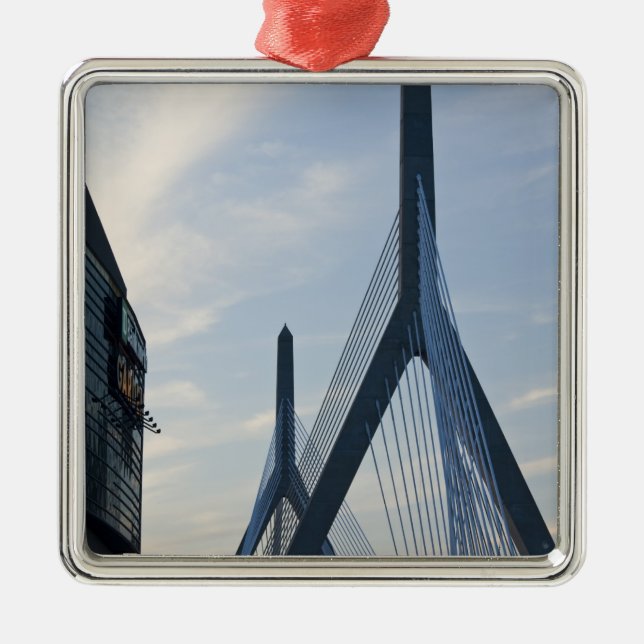 Ornement Métallique États-Unis, Massachusetts, Boston. Le pont de Zaki (Devant)