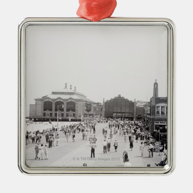 Ornement Métallique Foules (Devant)