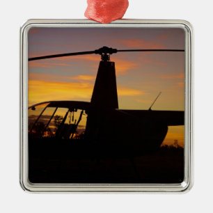 Ornement Métallique hélicoptère Robinson R44 au coucher du soleil