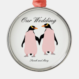 Ornement Métallique Penguins lesbiens Gay pride tenant les mains