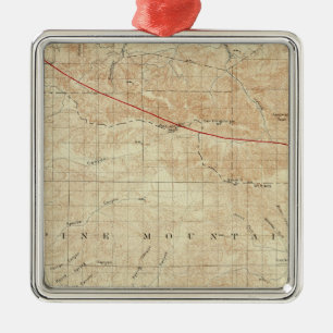 Ornement Métallique Quadrilatère de Mt Pinos montrant la crevasse de