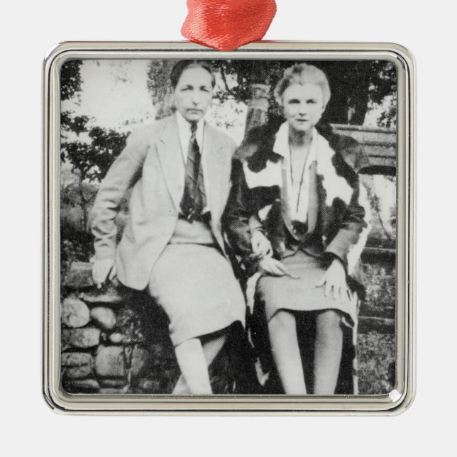 Ornement Métallique Radclyffe Hall et Una Vincenzo (Devant)