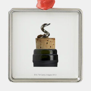 Ornement Métallique Tire-bouchon et liège, photographiés sur le blan