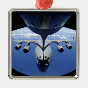 Ornement Métallique Un C-17 Globemaster III reçoit du carburant