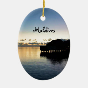 Ornement Ovale En Céramique Ovale de péniche de plage des Maldives de coucher