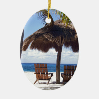 Ornement Ovale En Céramique Palmiers et plage du Mexique de chaises