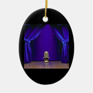 Ornement Ovale En Céramique Rétro microphone sur l'étape