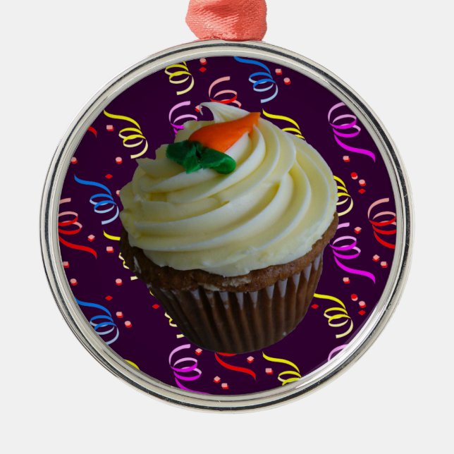Ornement Rond Argenté Cupcake de carottes avec Confetti (Devant)