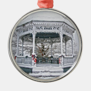 Ornement Rond Argenté Le palais de justice Gazebo dans la neige