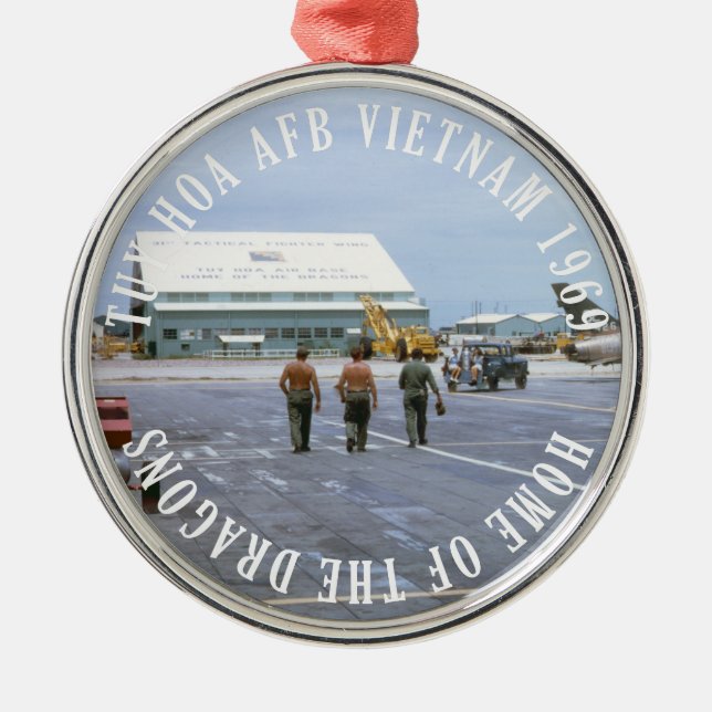ORNEMENT ROND ARGENTÉ TUY HOA AFB (Devant)