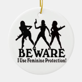ORNEMENT ROND EN CÉRAMIQUE ATTENTION ! J'UTILISE LA PROTECTION FÉMININE ! ORN