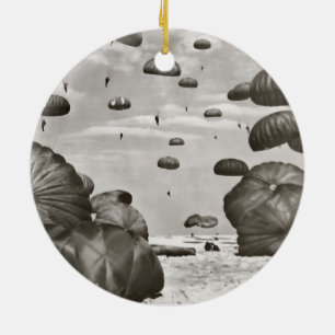 Ornement Rond En Céramique Atterrissage de parachutiste