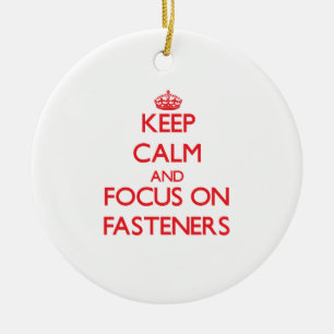 Ornement Rond En Céramique Gardez le calme et le foyer sur des attaches