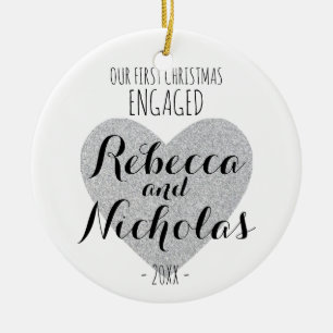 Ornement Rond En Céramique Notre premier Noël engagé ou ornementent ensemble