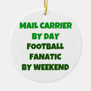 Ornement Rond En Céramique Transporteur de courrier par Day Football Fanatic 