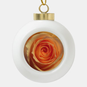Ornement rose jaune