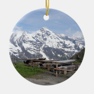 Ornements autrichiens de coutume d'Alpes