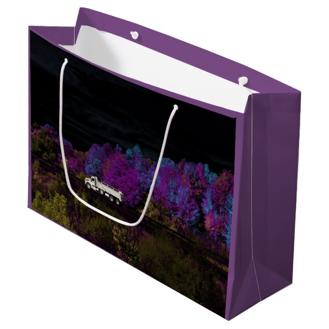 oscar leaves the party large gift bag (Front Angled)