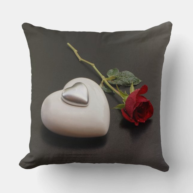 Our Heart's & Rose Valentine's day Throw Pillow (Front)