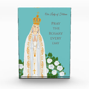 Our Lady of Fatima and white roses Photo Block