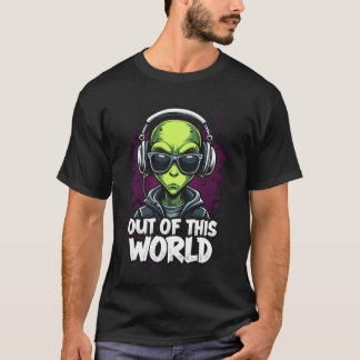 Out Of This World Beats: The Coolest Alien DJ Tee! T-Shirt