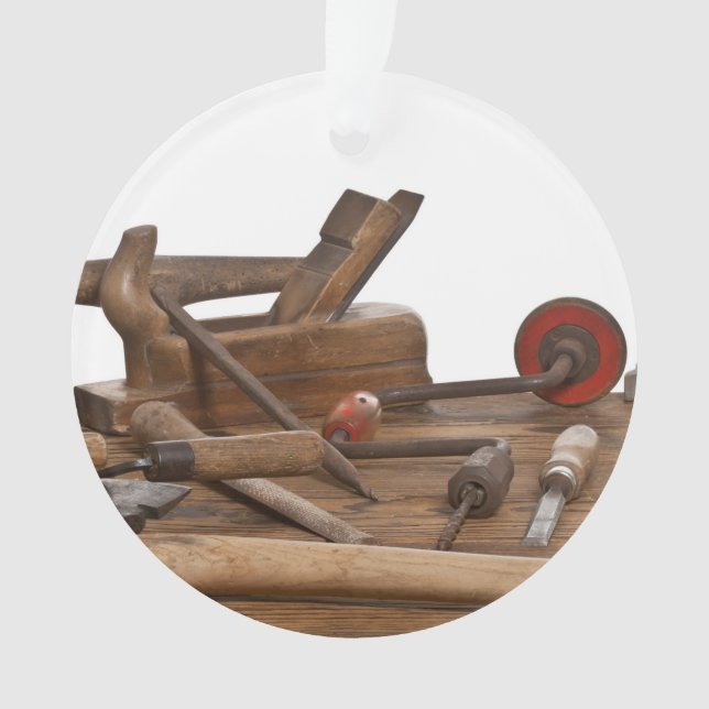 Outils en bois de charpentier (devant)