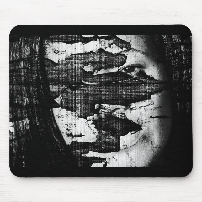 outside goes in mouse pad (Front)