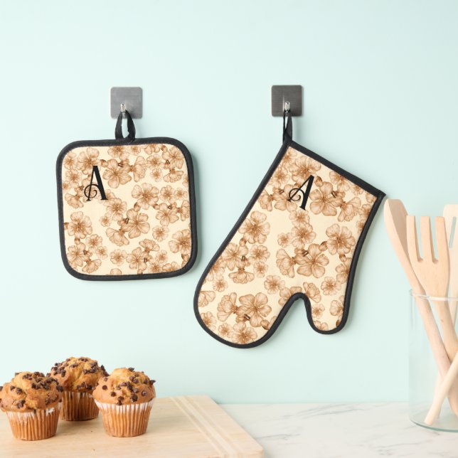 Oven Mitt and Pot Holders Monogram Oven Mitt & Pot Holder Set (Insitu(Hanging))