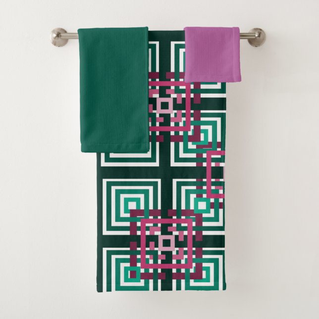 Overlapping Squares  Bath Towel Set (Insitu)