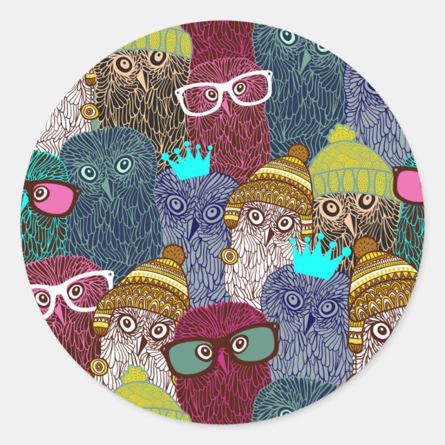Owl in crown classic round sticker (Front)