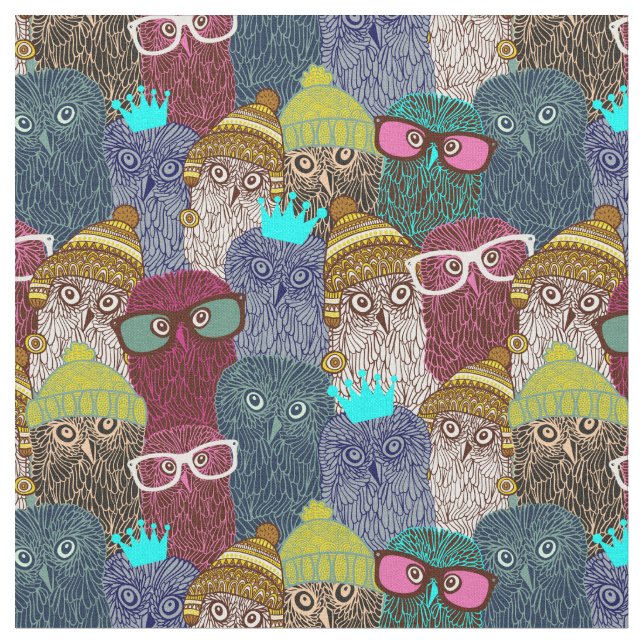 Owl in crown fabric (Close Up)