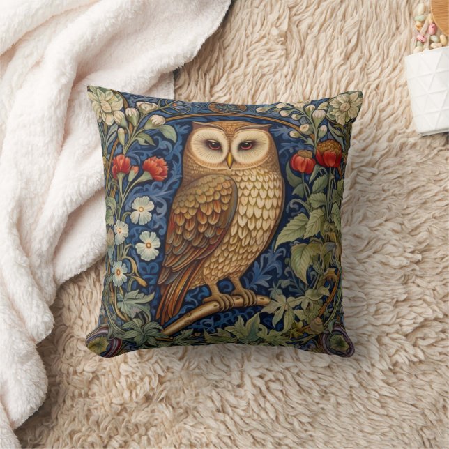 Owl in the garden William Morris style Throw Pillow (Blanket)