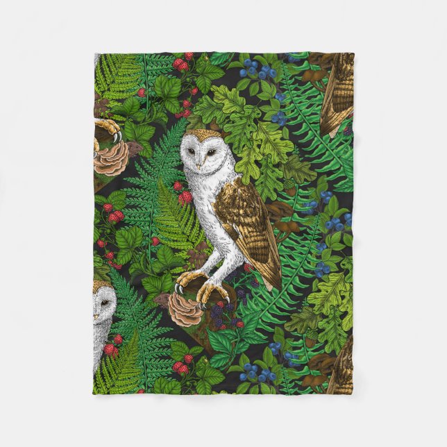 Owls, ferns, oak and berries fleece blanket (Front)