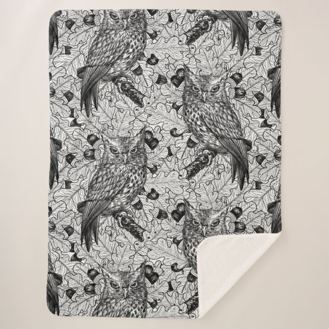 Owls in the oak tree, black and white sherpa blanket (Front)
