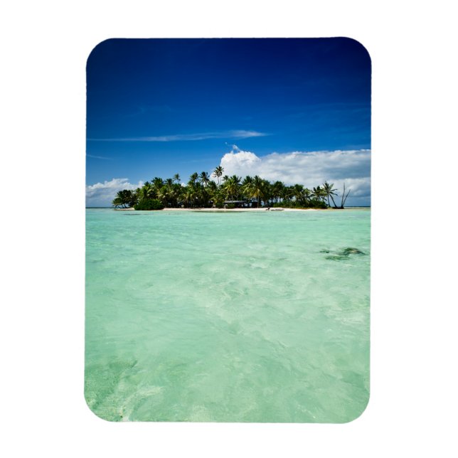 Pacific island with palm trees vertical magnet (Vertical)