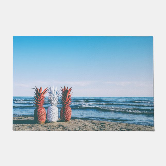 Paillasson Ananas colorés sur la plage (Devant)