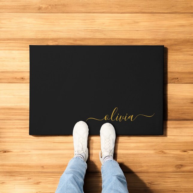 Paillasson Black Gold Modern Script Girl Monogramme Nom (Créateur téléchargé)