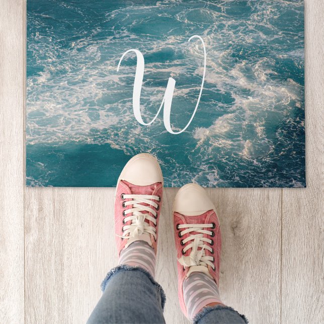 Paillasson Caraibes bleu blanc Vagues mer Monogramme (Caribbean Blue White Waves Seascape Monogram Doormat)