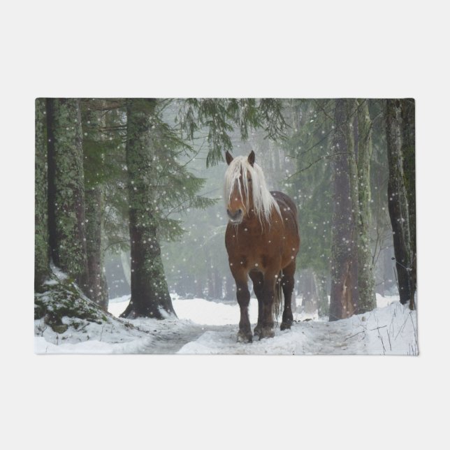 Paillasson Cheval Brown dans une forêt d'hiver avec chute de  (Devant)