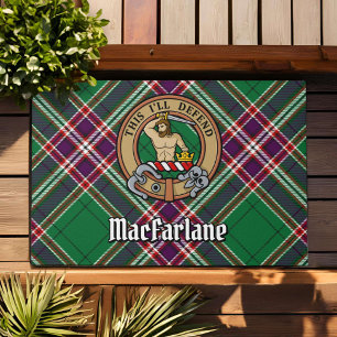 Paillasson Clan MacFarlane Crest sur Tartan de chasse moderne
