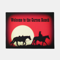 Cowboy et chevaux personnalisés au crépuscule