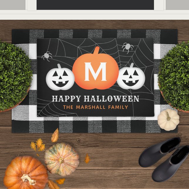 Paillasson Happy Halloween personnalisé Monogramme Citrouille (Créateur téléchargé)