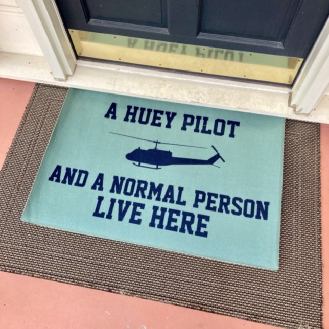 Paillasson Huey Pilot et la personne normale (Créateur téléchargé)